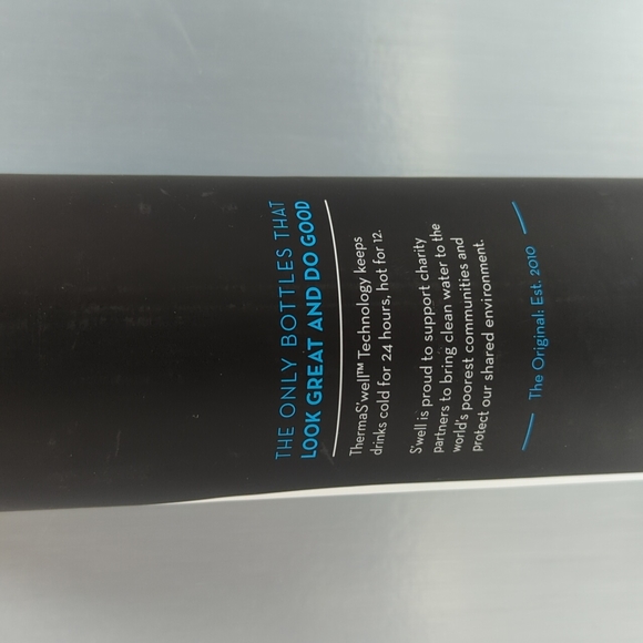 BNIB Swell Hot/Cold bottle 750 mL Black - Picture 5 of 11